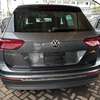 Volkswagen Tiguan Gray 2018 thumb 3