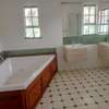 5 Bed House with En Suite in Nyari thumb 12