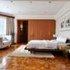 5 Bed Villa with En Suite in Brookside thumb 9