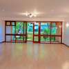 4 Bed Apartment with En Suite in Riverside thumb 16
