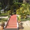 4 Bed House with En Suite in Nyari thumb 4