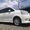 TOYOTA NOAH thumb 10