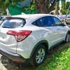 Honda Vezel non hybrid white 2016 s thumb 0