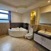 4 Bed Apartment with En Suite in Riverside thumb 7