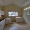 5 Bed House with En Suite at Rosslyn Road thumb 13