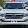 2016 Toyota Landcruiser 200 ZX. Fully loaded. Beige Leather thumb 3