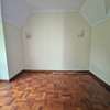 5 Bed House with En Suite in Lavington thumb 16
