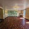 5 Bed House with En Suite in Rosslyn thumb 14