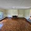 5 Bed House with En Suite in Rosslyn thumb 14