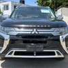 Mitsubishi outlander  hybrid thumb 4