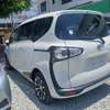 Toyota Sienta non hybrid thumb 1