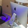 Late-2015 Apple iMac 21.5 thumb 2