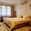5 Bed Villa with En Suite in Brookside thumb 1