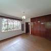 5 Bed House with En Suite in Gigiri thumb 23
