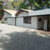 5 Bed House with En Suite in Lavington thumb 0