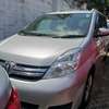 Toyota isis silver 2016 2wd thumb 0