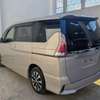 Nissan Serena hybrid. thumb 3