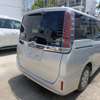Toyota Noah 8seater thumb 3