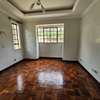 4 Bed House with En Suite in Rosslyn thumb 2