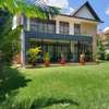 5 Bed Townhouse with En Suite in Ridgeways thumb 0