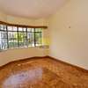 5 Bed Villa with En Suite in Riverside thumb 5