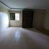 Spacious studio to let near junction mall thumb 6