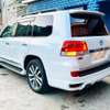 Toyota Land cruiser 4.6 V8 ZX 2017 model white fully loaded thumb 1