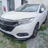 Honda Vezel Hybrid white 2018 thumb 3