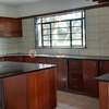 4 Bed House with En Suite in Rosslyn thumb 12
