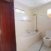 4 Bed Townhouse with En Suite in Mountain View thumb 5