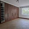5 Bed Townhouse with En Suite in Rosslyn thumb 4