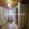 5 Bed House with En Suite in Gigiri thumb 6