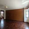 5 Bed Villa with En Suite in Lavington thumb 0
