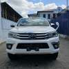 Toyota Hilux 4x4 Pickup White Durable Performance thumb 0