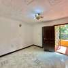6 Bed House with En Suite in Nyari thumb 0
