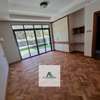 4 Bed Apartment with En Suite in Riverside thumb 1