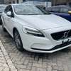 Volvo v40 white thumb 0