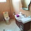5 Bed House with En Suite in Lavington thumb 9