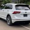 2017 Volkswagen Tiguan Rline thumb 4