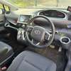 Toyota Sienta hybrid Blue 2018 thumb 2