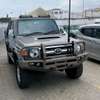 Toyota landcruiser cabin thumb 2