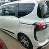 Toyota Sienta hybrid thumb 3