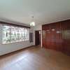 5 Bed House with En Suite in Gigiri thumb 85
