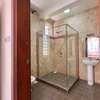 5 Bed Townhouse with En Suite in Rosslyn thumb 6
