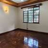 5 Bed House with En Suite at Nyari Central thumb 2
