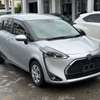 Toyota sienta thumb 0