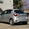 Toyota vitz thumb 3