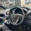Toyota Noah green thumb 2