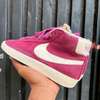 Sneakers thumb 2