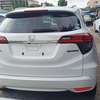 Honda Vezel Hybrid white 2018 thumb 8